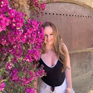 Meet your Posher, Emily